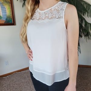 Women’s White Laced Crochet Sleeveless Tiered Top, Size Medium
